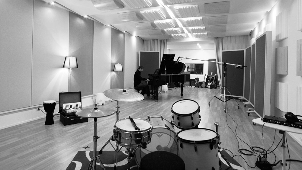 Recordingstage | Aufnahmeraum Musicstudio | Musikproduktion | Filmmusik Blautöne - Audio Postproduktion Tonstudio Wien