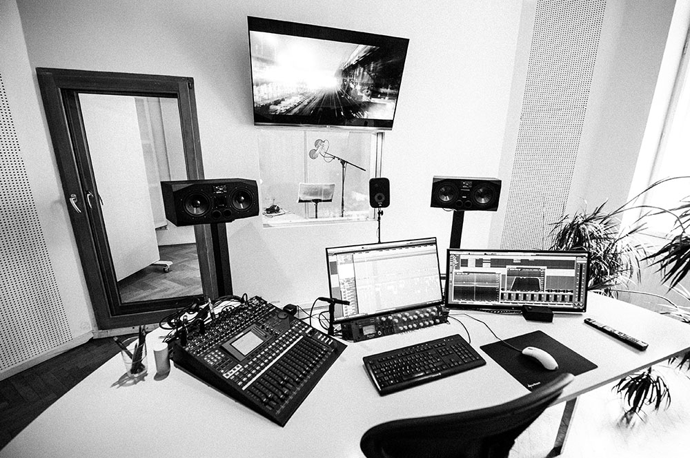 Studio 3 Sprachaufnahme | Voice Over | Tonmischung ISDN | Session Link | Source Connect Blautöne - Audio Postproduktion Tonstudio Wien